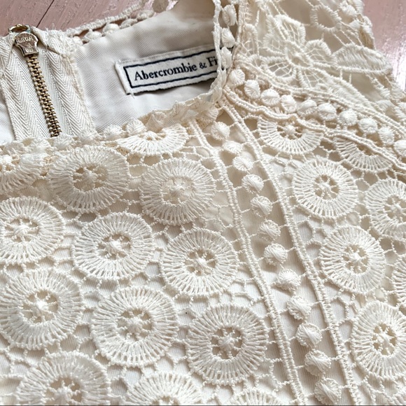 Abercrombie & Finch ivory sleeveless top - Picture 2 of 4